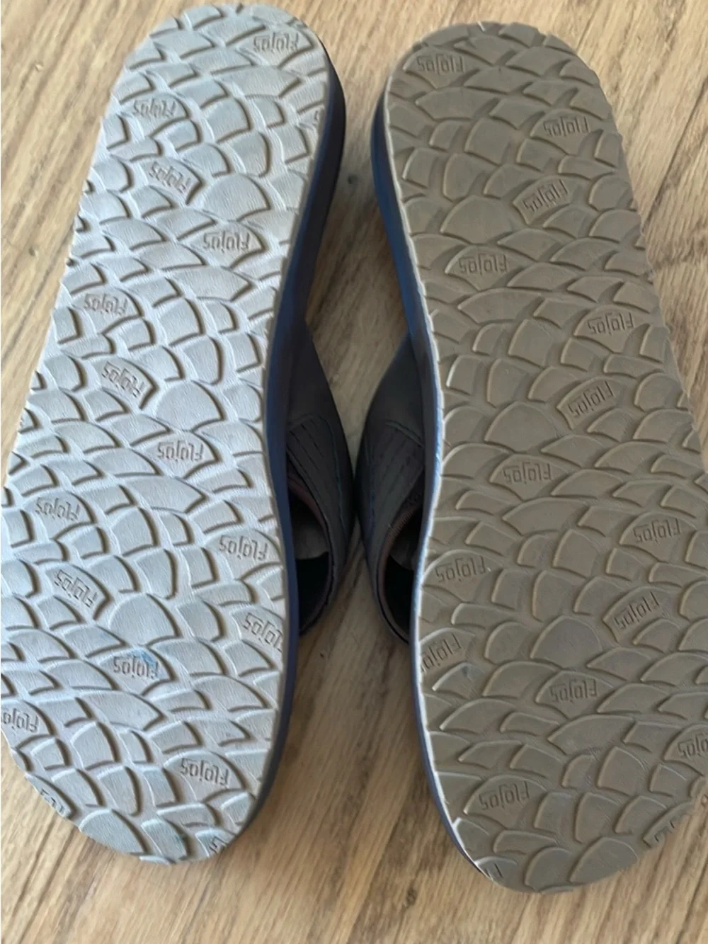 Flojos Men's Dark Brown Comfort Flip Flops  size 11